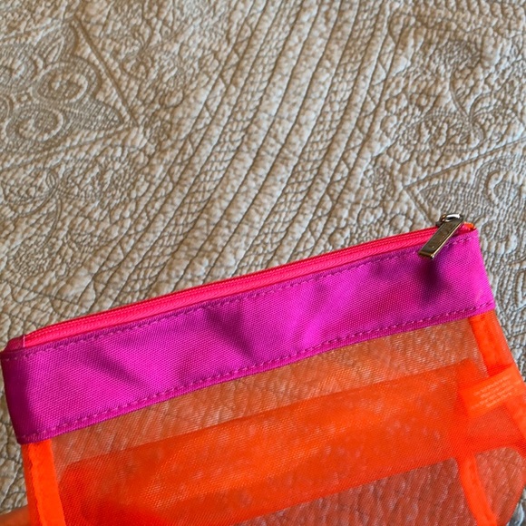 Clinique Pink and Orange mesh zip make up bag 🍓 - Picture 6 of 8